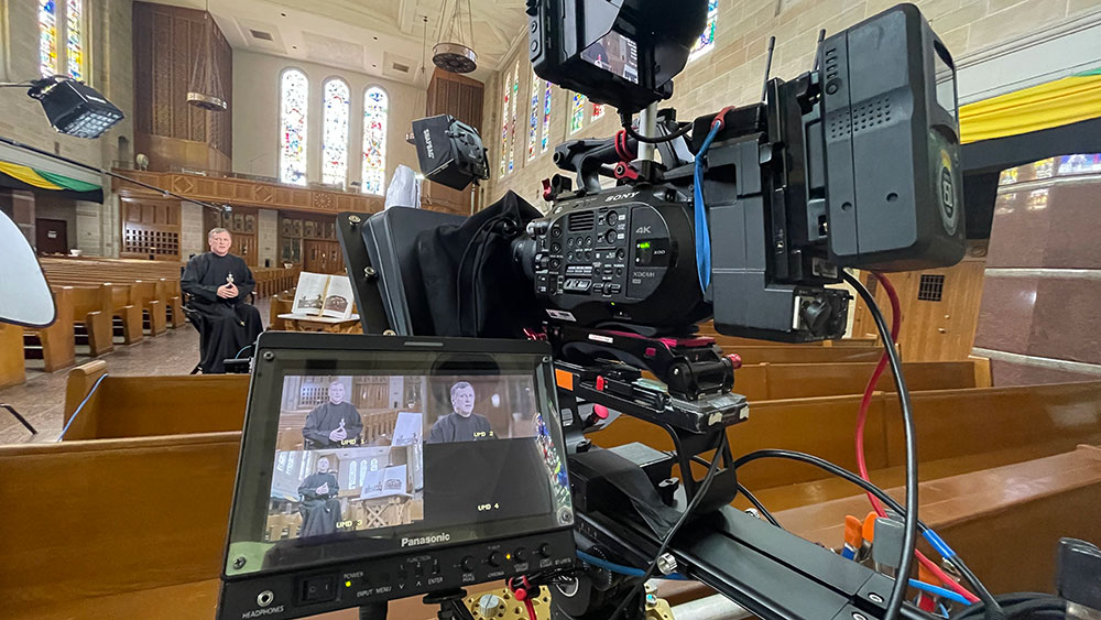 Livestream behind the scenes 13